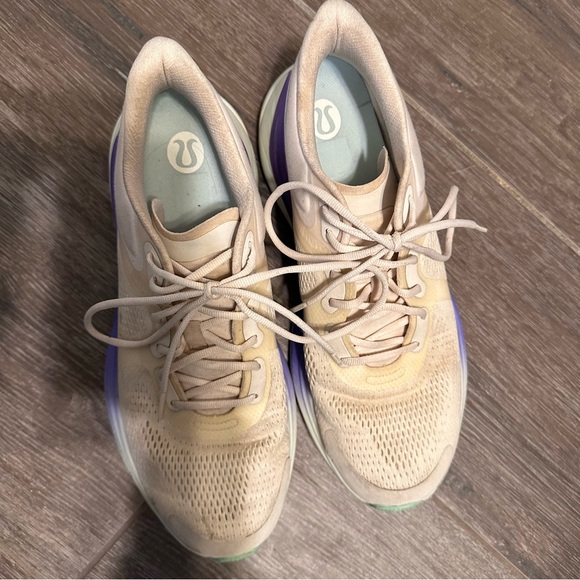 LULULEMON SNEAKERS - Picture 4 of 4